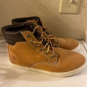 TIMBERLAND SHOES, SIZE WOMENS 7, WORN ONCE OR TWICE